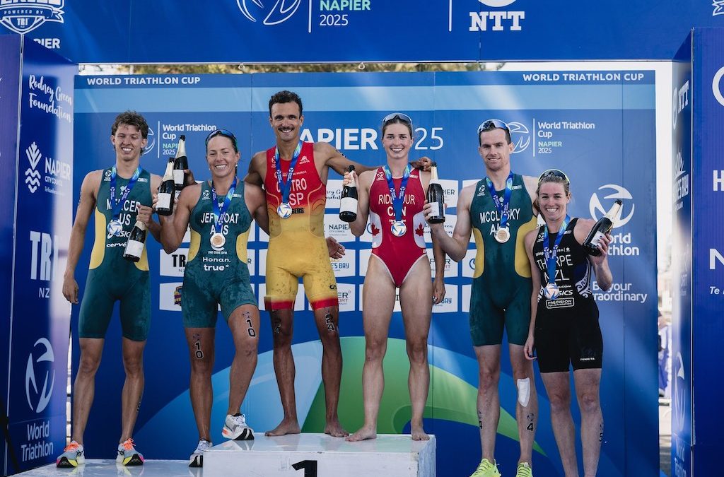 Desirae Ridenour en David Castro pakken winst in World Cup triatlon Napier