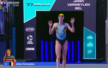 Jolien Vermeylen voor de start van de A-finale van de World Cup triatlon in Lievin (foto: screenshot 3athlon.be)