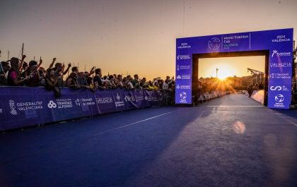 De finish van de Valencia World Cup triatlon (foto: World Triathlon)