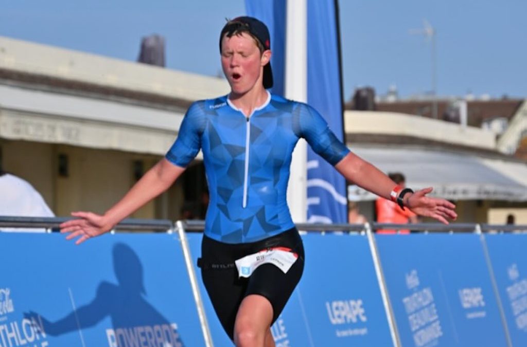 Alexandra Tondeur en Bieke Trenson op podium long distance triatlon Deauville