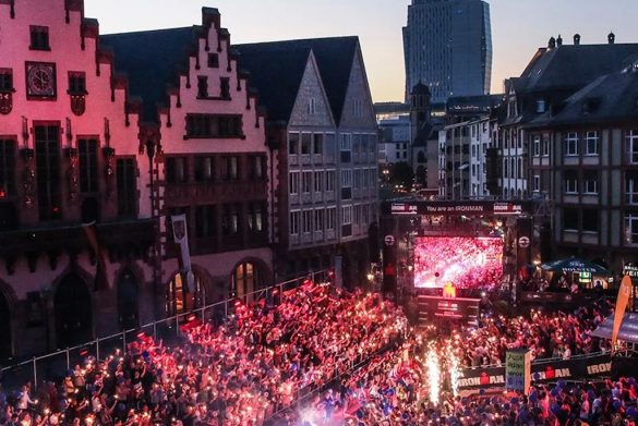 De geweldiug sfeervolle finish van de Ironman Frankfurt (foto: Ironman)