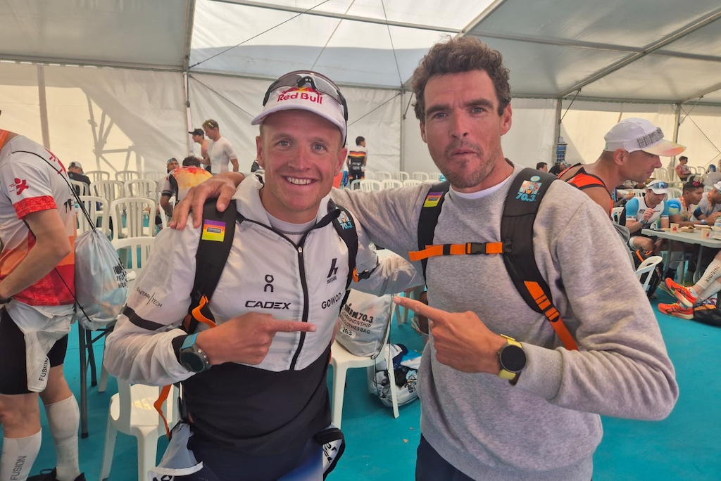 Greg Van Avermaet met Kristian Blummenfelt na het WK 70.3 Ironman (foto: 3athlon.be)
