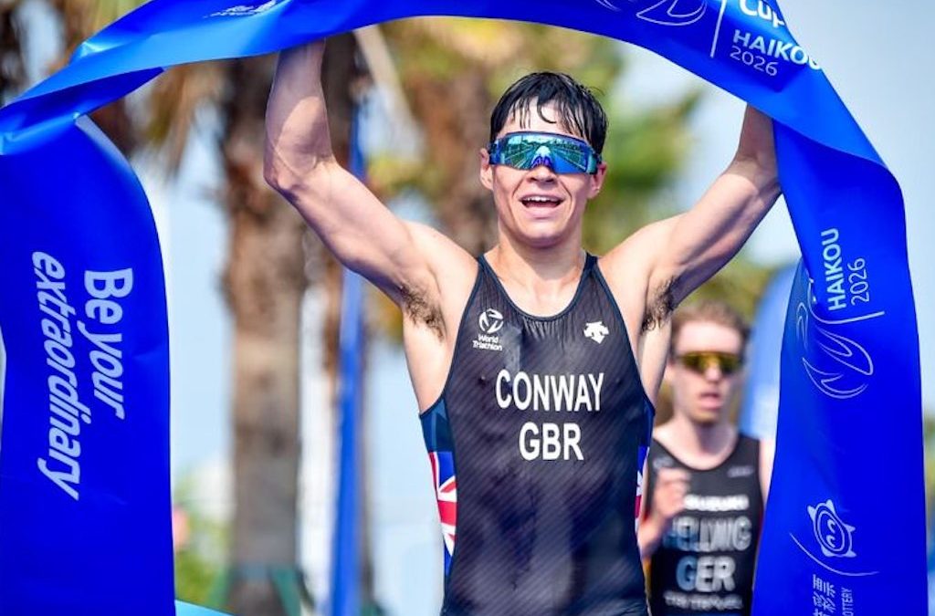 Oliver Conway spurt naar zege in World Cup triatlon Haikou, Erwin Vanderplancke net buiten top-30
