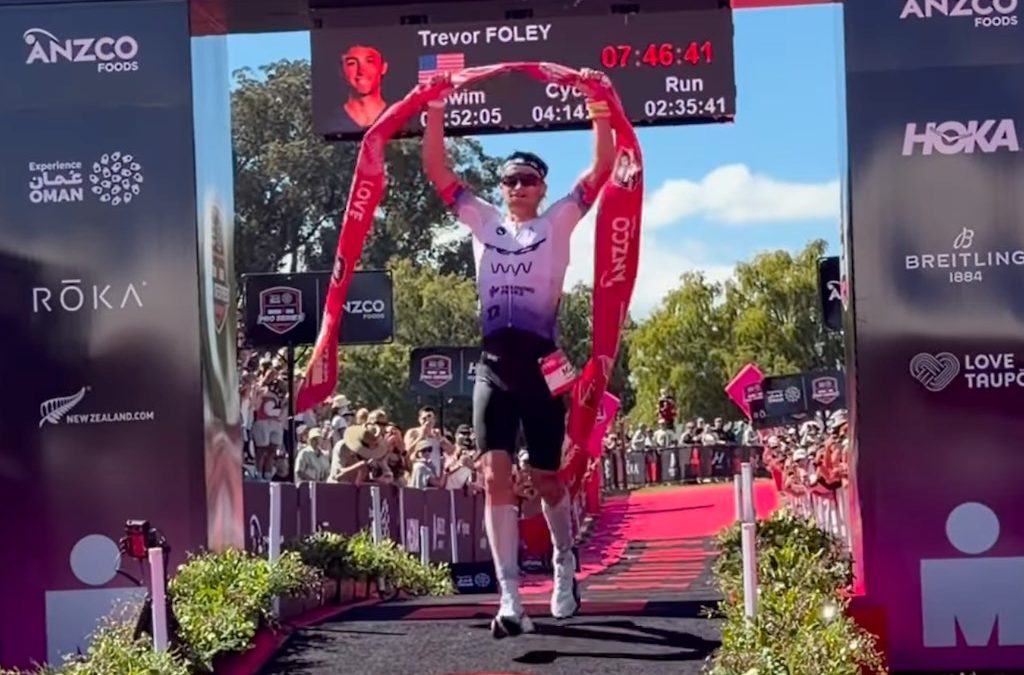 Trevor Foley wint Ironman Nieuw-Zeeland, Kristian Blummenfelt 6de na losgekomen stuur
