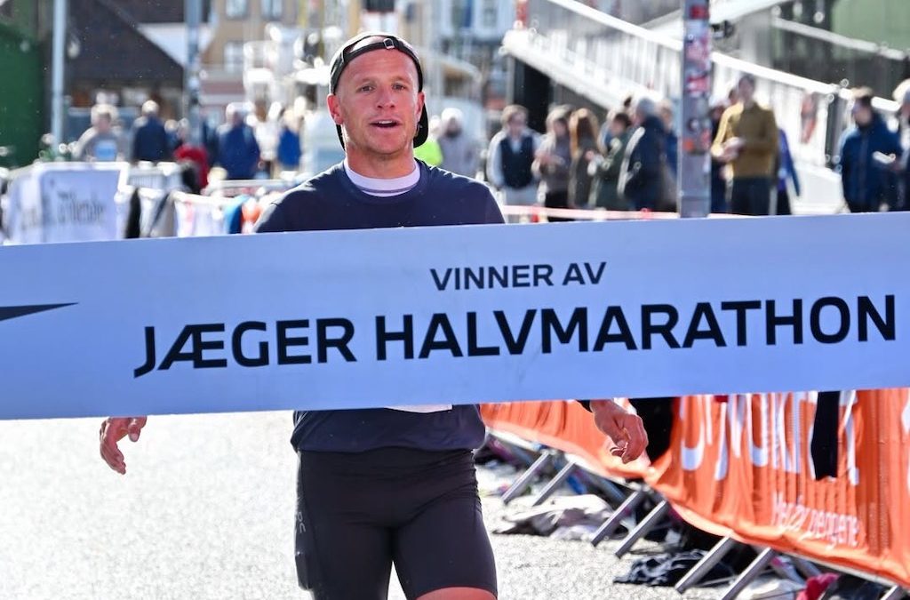 Kristian Blummenfelt wint week na Ironman Texas ook halve marathon van Bergen in 1u08