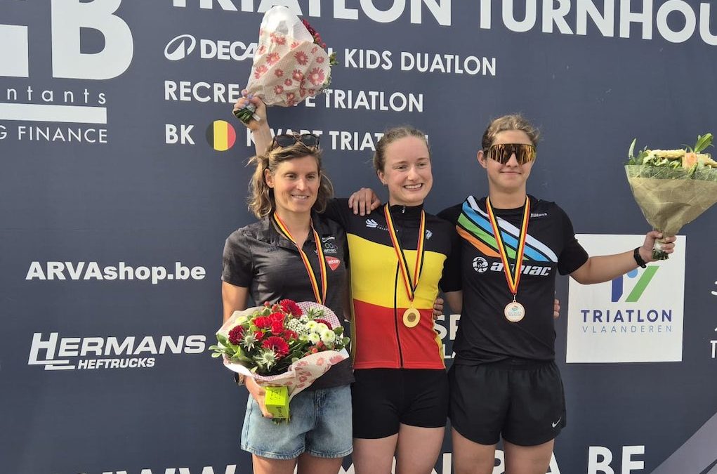 Lotte Vandekerckhove Belgisch kampioene kwarttriatlon na inhaalrace in Turnhout