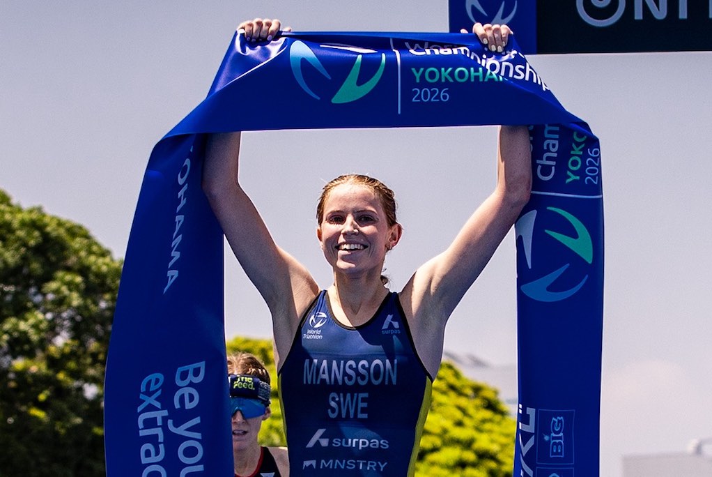 Tilda Mansson wint de WTCS triatlon van Yokohama (foto: World Triathlon)