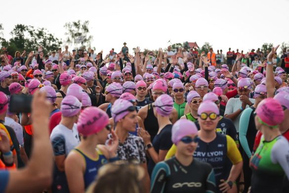 Start van de sprinttriatlon bij de vrouwen in de Openlakes Champagne (foto: Openlakes)