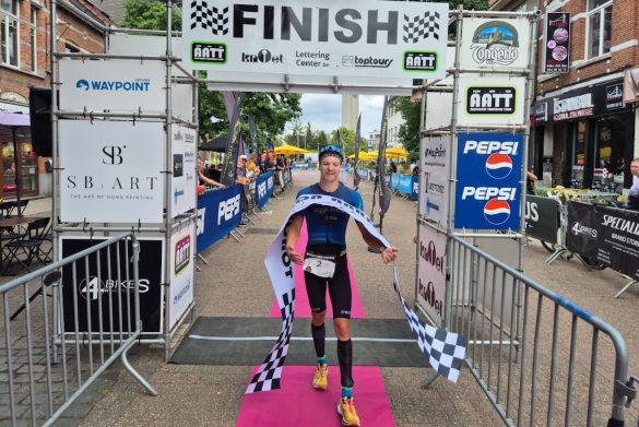 Jonathan Wayaffe wint de Hageland Power Triatlon in Aarschot (foto: 3athlon.be)