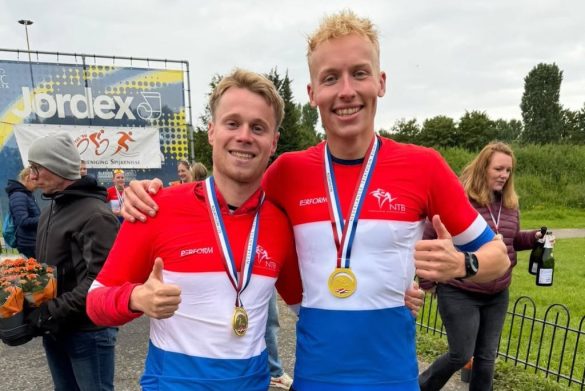 Stijn Jansen (l) met zijn poulain Niels Van Lanen (foto: Lynn Eickhout RR)