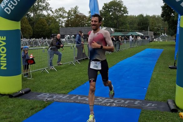 Jan Petralia wint de Kwadro triatlon-duatlon in Geraardsbergen (foto; 3athlon.be)