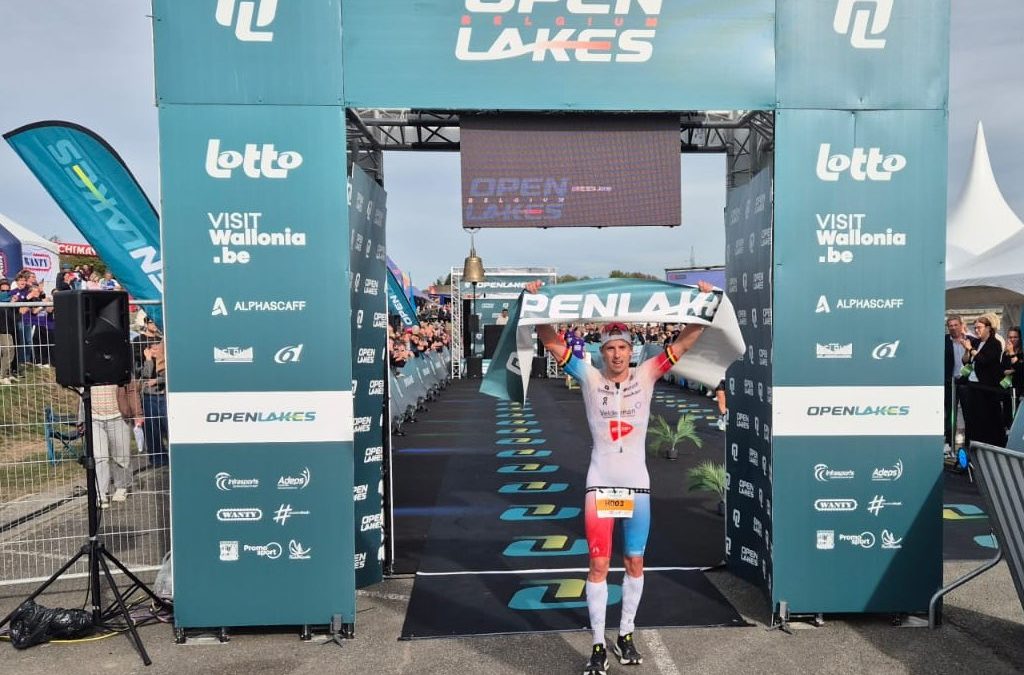 Joran Driesen en Amber Lacompte pakken Belgische titels halve triatlon in Openlakes, Laura Jansen wint