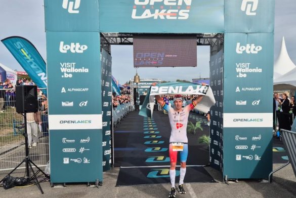 Joran Driesen Belgisch kampioen halve triatlon in de Openlakes triatlon (foto: 3athlon.be)