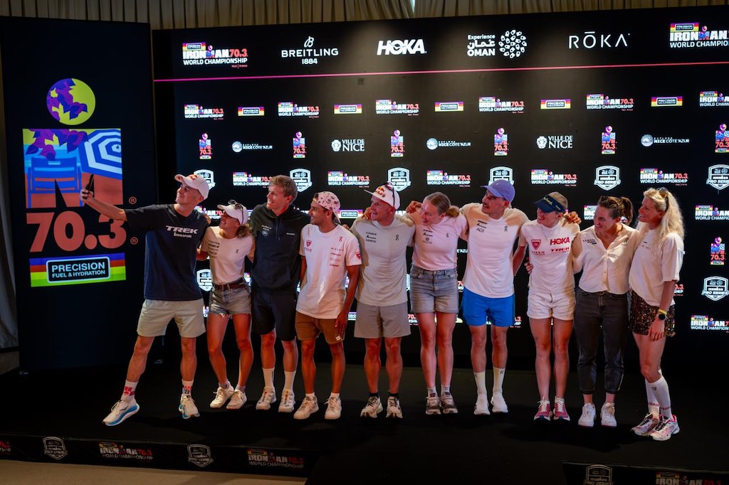 Marten Van Riel en zijn selfie met de pro's bij het WK 70.3 Ironman in Nice (foto: 3athlon.be/David Pintens)