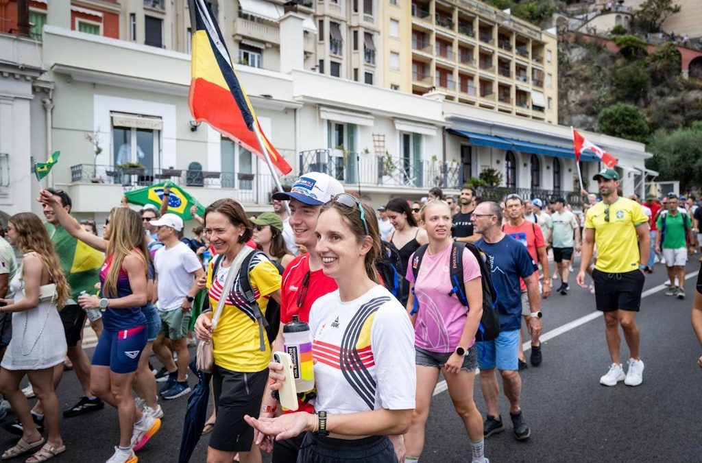 WK 70.3 Ironman in Nice officieel afgetrapt met Parade Of Nations, nog veel Belgen onderweg