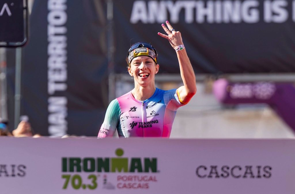 Lizzie Rayner wint 3de keer op rij 70.3 Ironman Cascais, Cindy Lefebvre negende