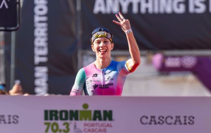 Lizzie Rayner wint voor de derde keer op rij de 70.3 Ironman Cascais (foto; Ironman)