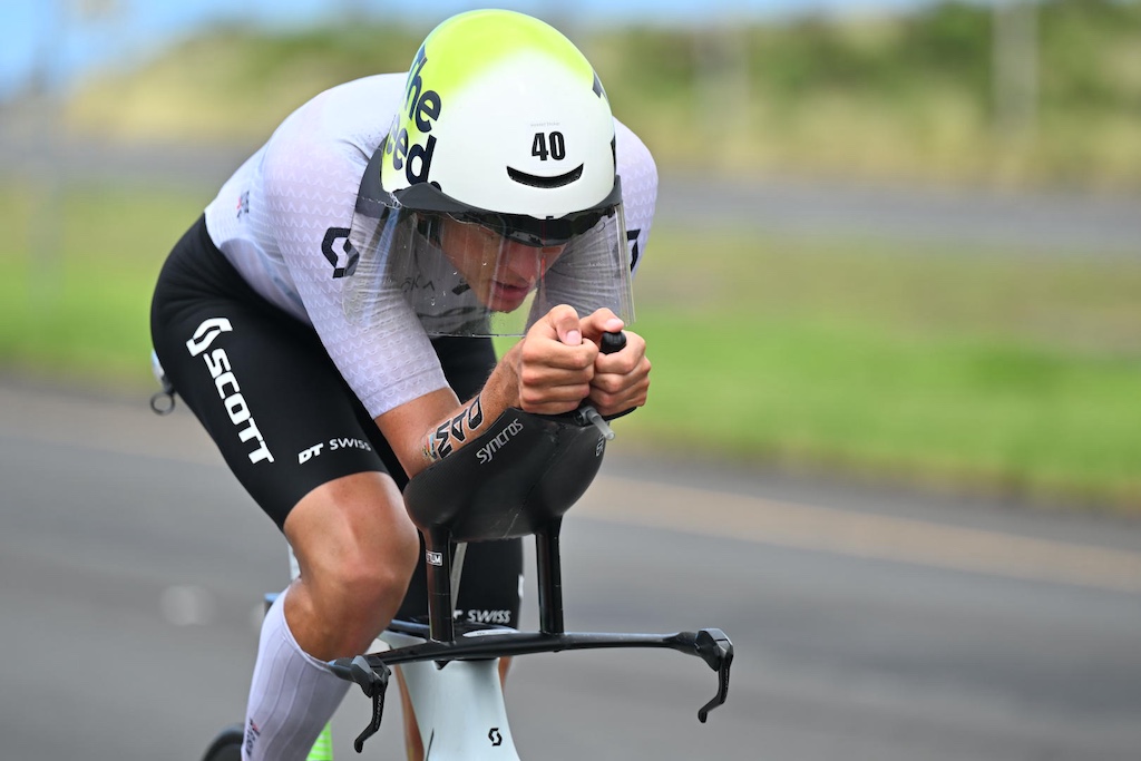 Magnus Ditlev aan de leiding in het fietsen in het WK Ironman Hawaii (foto; 3athlon.be/Jim De Sitter)