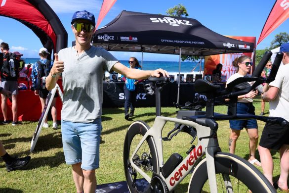 Olivier Cornelis is blij met zijn Cervélo fiets in Kona (foto: 3athlon.be/Jim De Sitter)